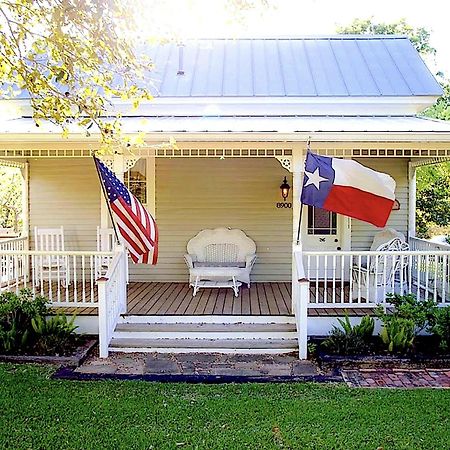 Circa 1900 - Historic - Romantic - Private - Pond - Fenced Yard - The Cottage At Chappell Hill Exteriér fotografie