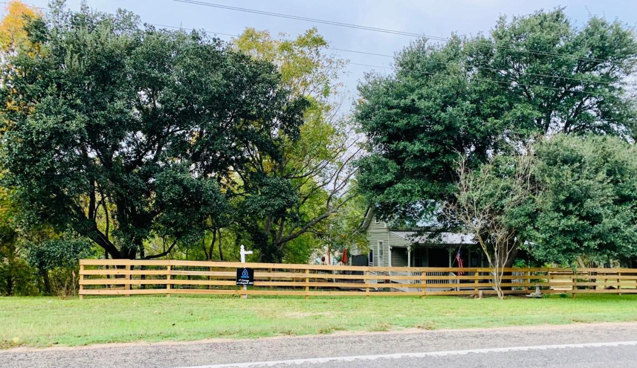 Circa 1900 - Historic - Romantic - Private - Pond - Fenced Yard - The Cottage At Chappell Hill Exteriér fotografie